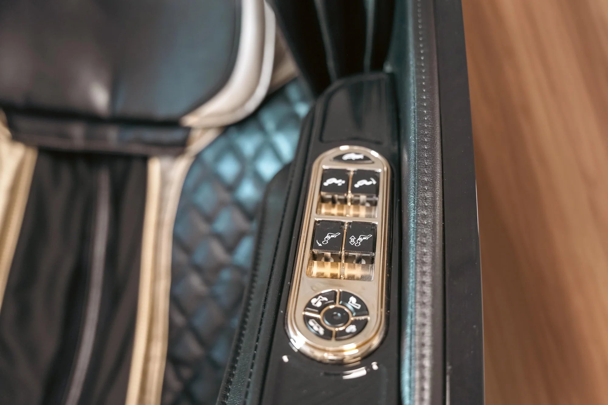 Luxx Executive 4D AI Massage Chair