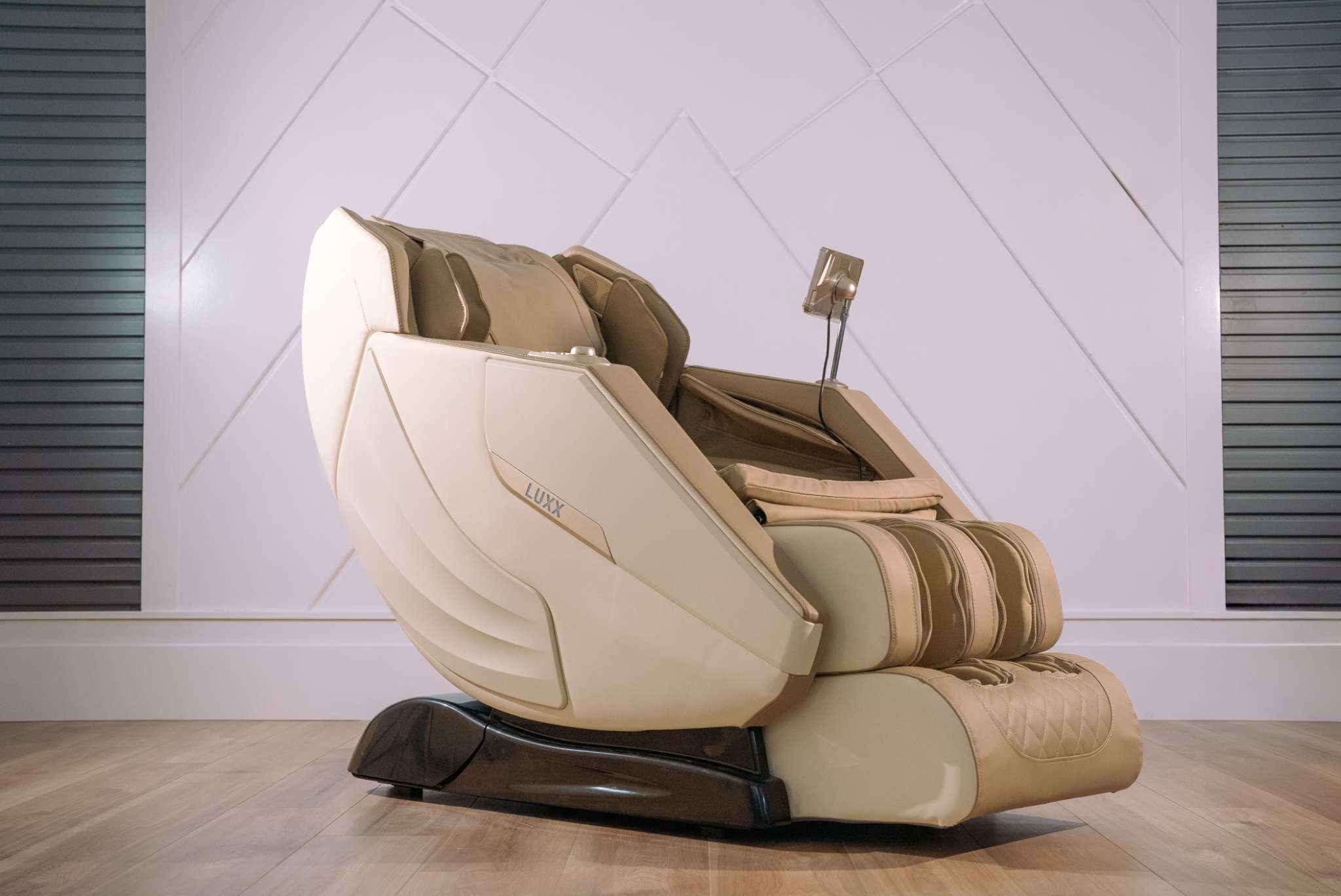 Luxx Vitality 4D AI Massage Chair